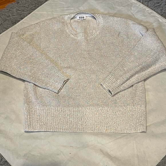 Women’s 525 White Sweater w/Metallic Sparkle Thread sz XL - Picture 7 of 9